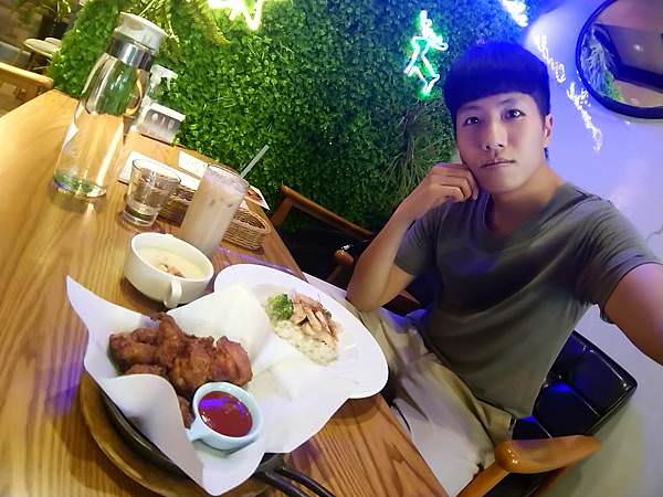 1305575.jpg