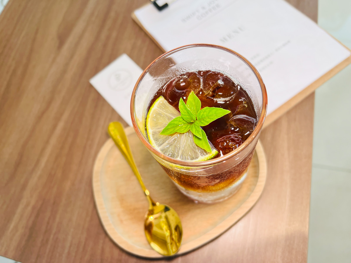 【S&J Coffee】台中咖啡廳推薦,超人氣必點調咖啡,精緻手作甜點,巷弄間的文青網美餐廳,內建自家烘焙咖啡豆 - 第10張圖