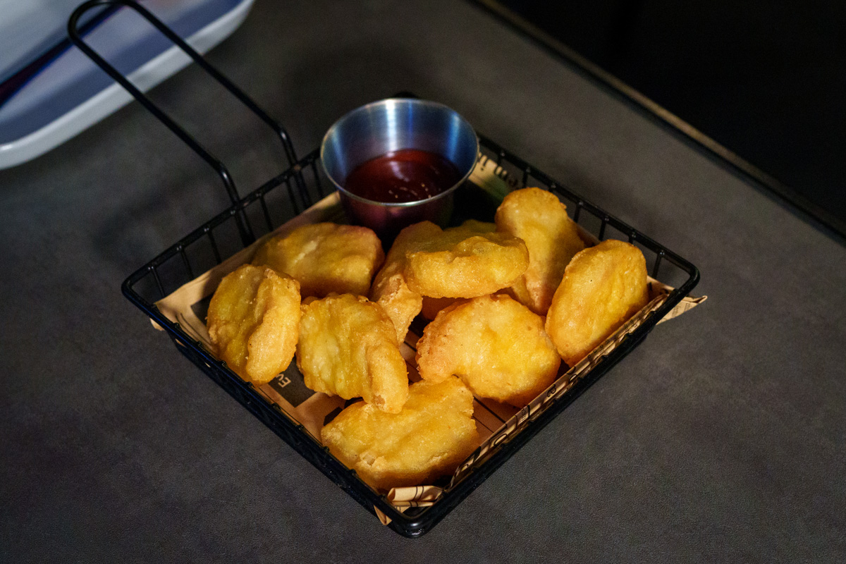 【無心戒酒互助會-成都分會】台北西門酒吧推薦,推薦必點特色調酒PUNCH、超好吃提拉米蘇!外國觀光客最愛去的西門酒吧! - 第28張圖 【無心戒酒互助會-成都分會】台北西門酒吧推薦,推薦必點特色調酒PUNCH、超好吃提拉米蘇!外國觀光客最愛去的西門酒吧!