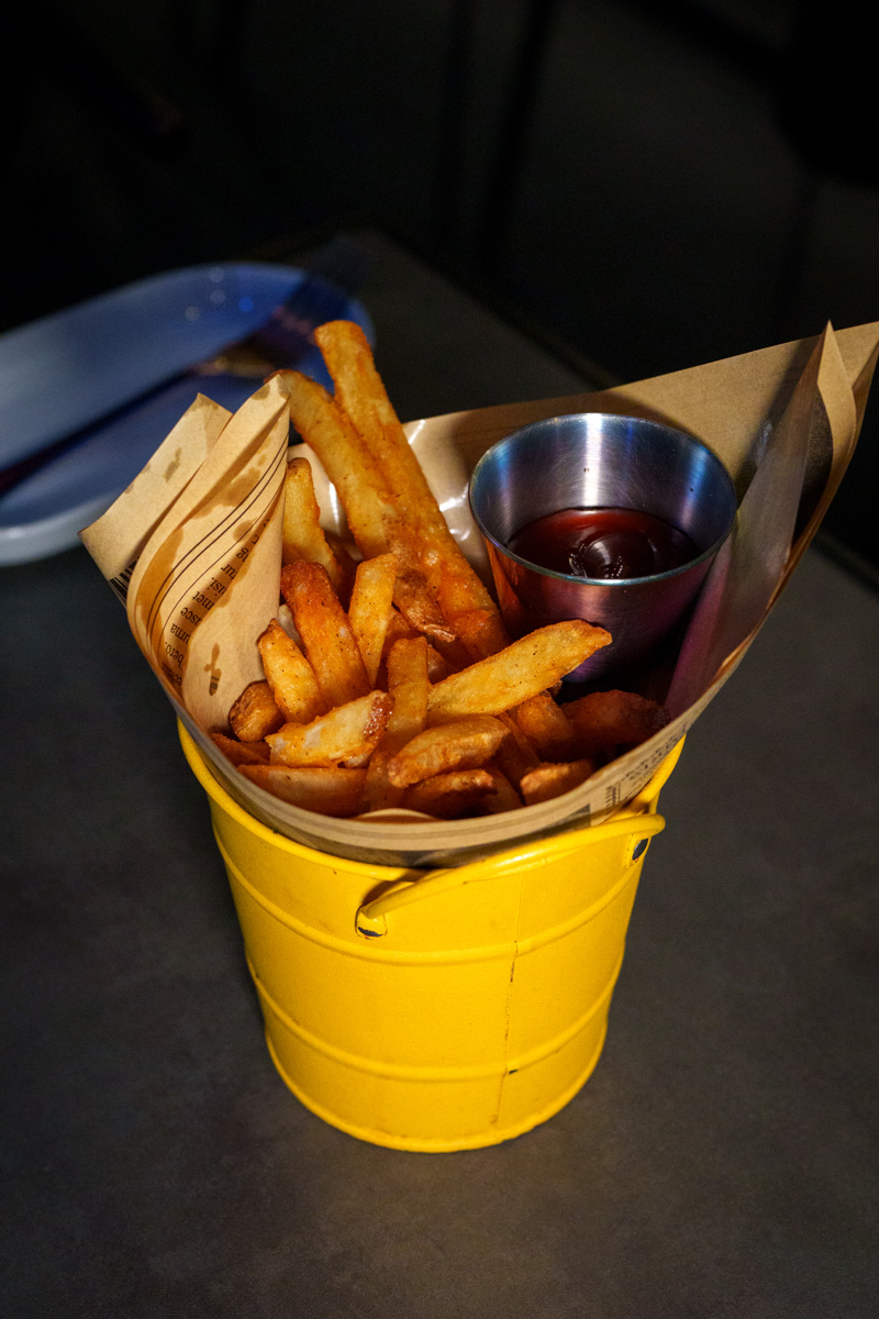 【無心戒酒互助會-成都分會】台北西門酒吧推薦,推薦必點特色調酒PUNCH、超好吃提拉米蘇!外國觀光客最愛去的西門酒吧! - 第27張圖 【無心戒酒互助會-成都分會】台北西門酒吧推薦,推薦必點特色調酒PUNCH、超好吃提拉米蘇!外國觀光客最愛去的西門酒吧!