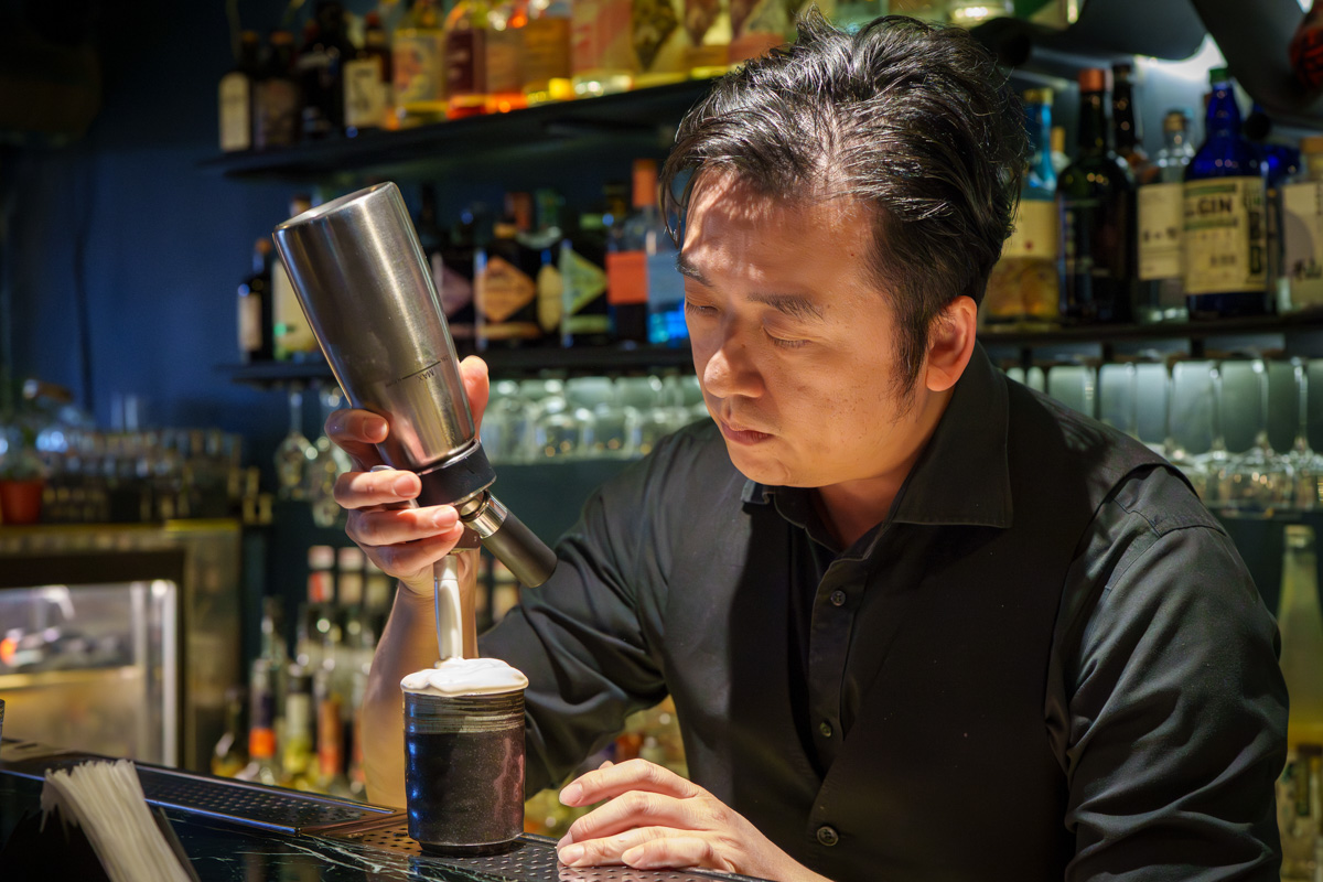 【無心戒酒互助會-成都分會】台北西門酒吧推薦,推薦必點特色調酒PUNCH、超好吃提拉米蘇!外國觀光客最愛去的西門酒吧! - 第14張圖 【無心戒酒互助會-成都分會】台北西門酒吧推薦,推薦必點特色調酒PUNCH、超好吃提拉米蘇!外國觀光客最愛去的西門酒吧!