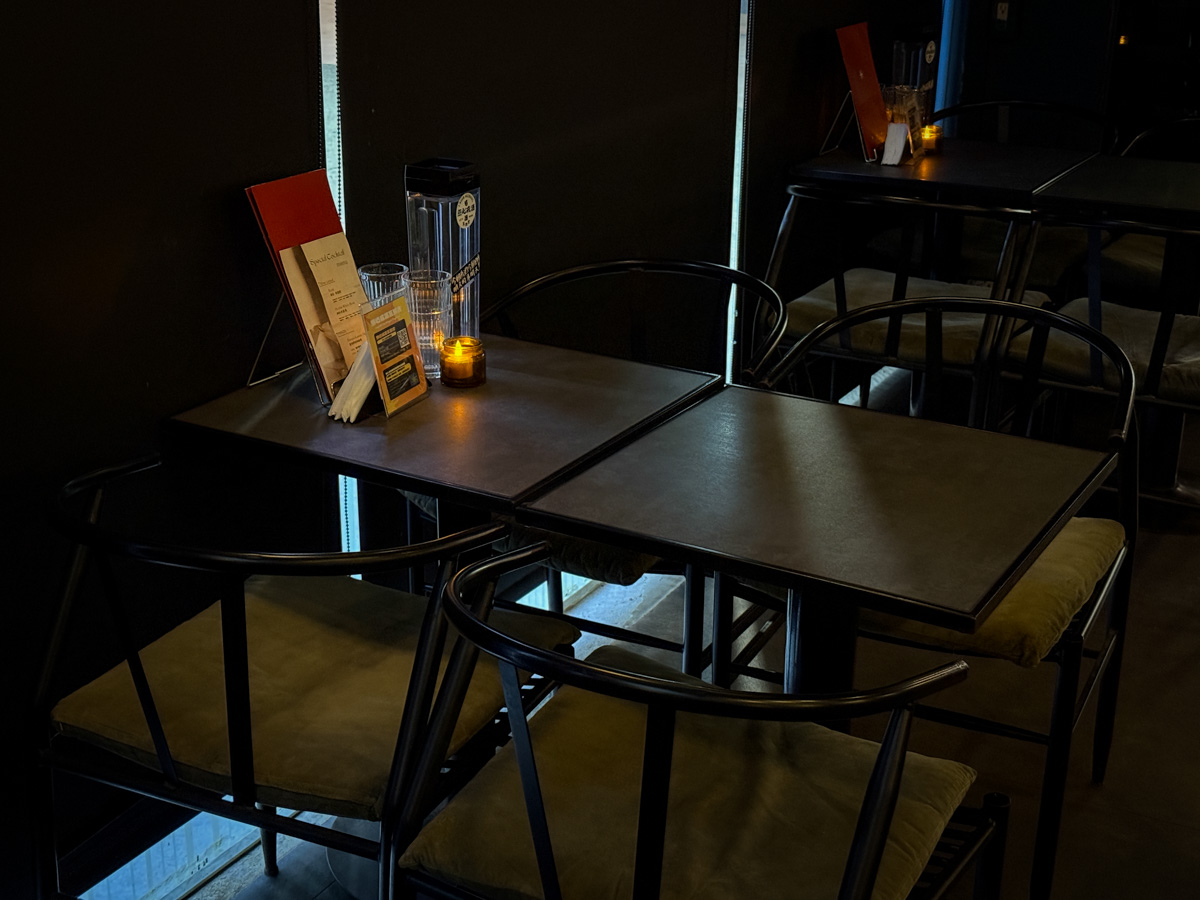 【無心戒酒互助會-成都分會】台北西門酒吧推薦,推薦必點特色調酒PUNCH、超好吃提拉米蘇!外國觀光客最愛去的西門酒吧! - 第4張圖 【無心戒酒互助會-成都分會】台北西門酒吧推薦,推薦必點特色調酒PUNCH、超好吃提拉米蘇!外國觀光客最愛去的西門酒吧!