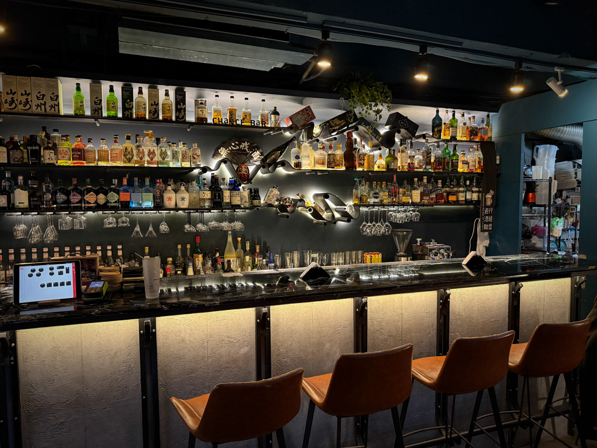 【無心戒酒互助會-成都分會】台北西門酒吧推薦,推薦必點特色調酒PUNCH、超好吃提拉米蘇!外國觀光客最愛去的西門酒吧! - 第5張圖 【無心戒酒互助會-成都分會】台北西門酒吧推薦,推薦必點特色調酒PUNCH、超好吃提拉米蘇!外國觀光客最愛去的西門酒吧!