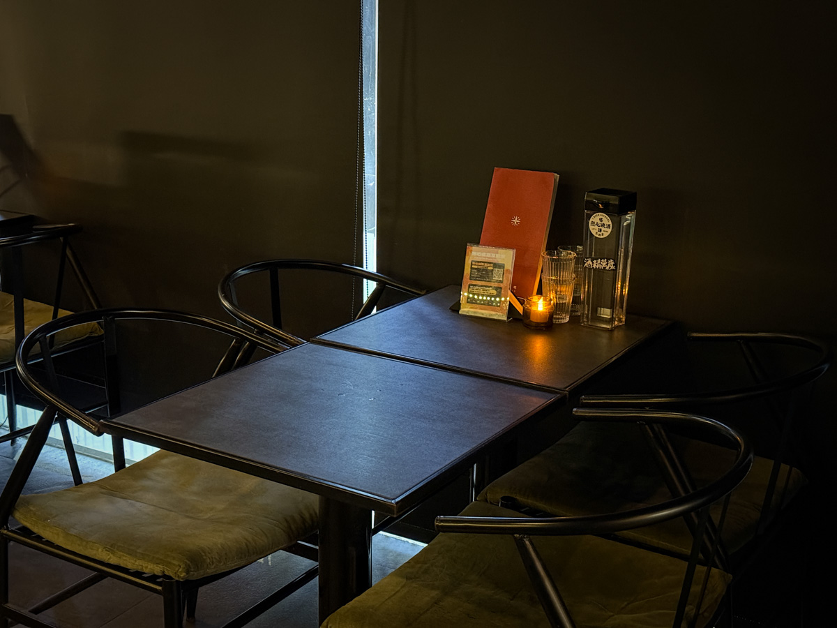 【無心戒酒互助會-成都分會】台北西門酒吧推薦,推薦必點特色調酒PUNCH、超好吃提拉米蘇!外國觀光客最愛去的西門酒吧! - 第7張圖 【無心戒酒互助會-成都分會】台北西門酒吧推薦,推薦必點特色調酒PUNCH、超好吃提拉米蘇!外國觀光客最愛去的西門酒吧!