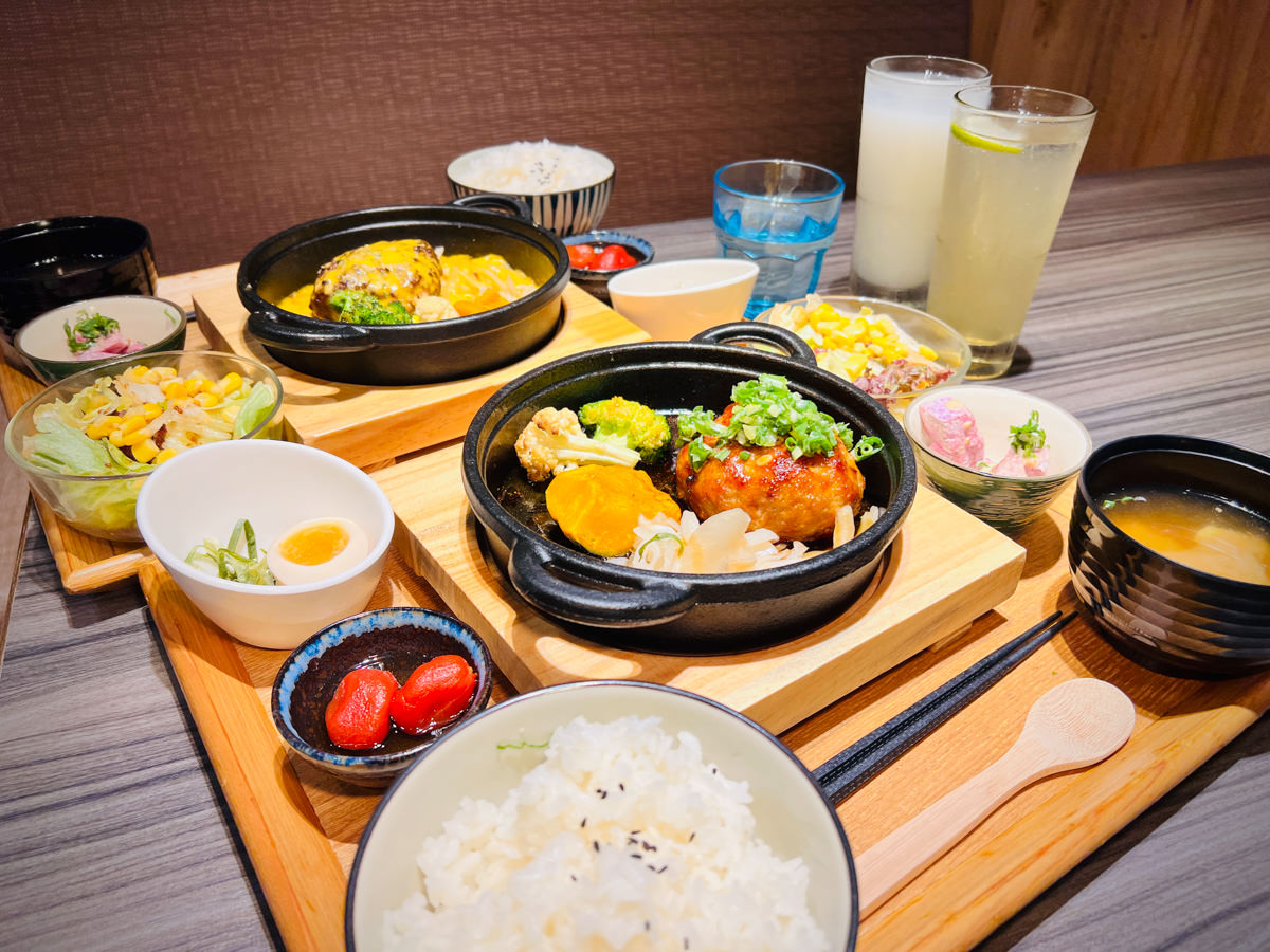 【大河牧場 漢堡排專売】台北南港環球美食推薦,人氣必吃超厚漢堡排定食,無限量供應白飯與味噌湯! - 第22張圖