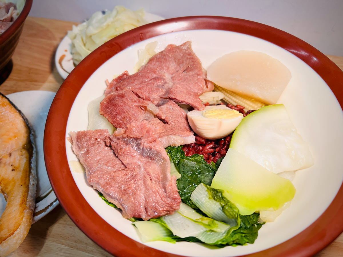 【養肌殿】新北板橋健康輕食推薦,上班族最愛吃的健康餐盒,全紫米飯搭配嚴選當日配菜,推薦雙拼系列雙重享受! - 第8張圖