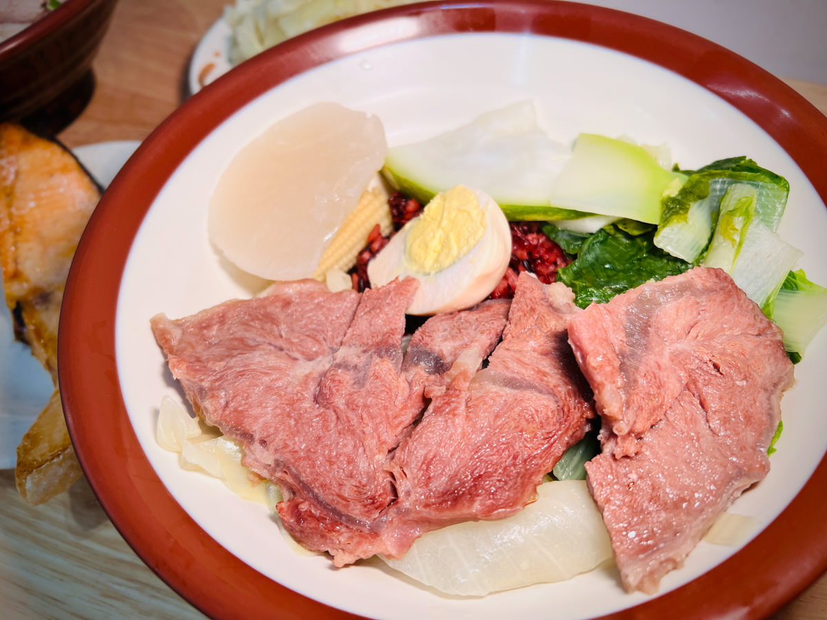 【養肌殿】新北板橋健康輕食推薦,上班族最愛吃的健康餐盒,全紫米飯搭配嚴選當日配菜,推薦雙拼系列雙重享受! - 第9張圖