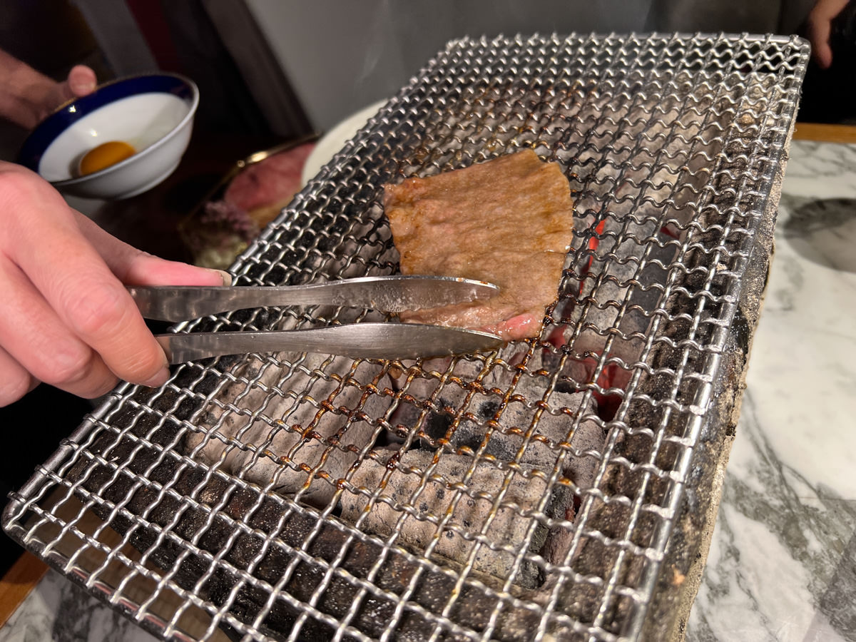 【Eartha燒肉餐酒館】台中必吃燒肉美食推薦!專人代烤的頂級美味饗宴,網路4.9好評的台中必訪餐廳首選! - 第41張圖