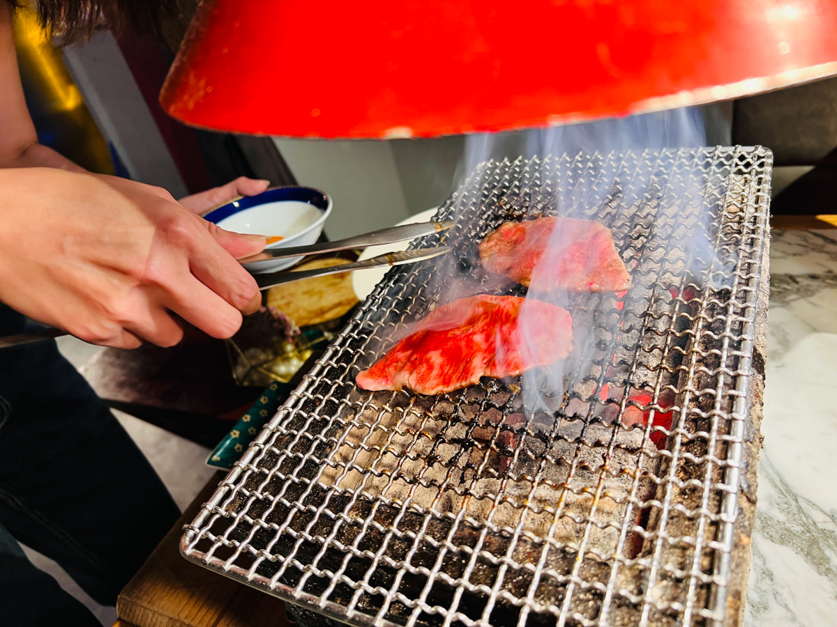 【Eartha燒肉餐酒館】台中必吃燒肉美食推薦!專人代烤的頂級美味饗宴,網路4.9好評的台中必訪餐廳首選! - 第26張圖