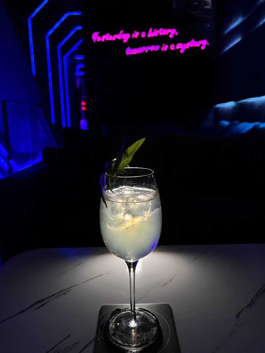 【希爾水煙酒吧】台中酒吧推薦,新世代網美餐酒館,九款創意特調訴盡人生百態,嘴饞必點下酒菜,台中聚會餐廳首選 - 第25張圖