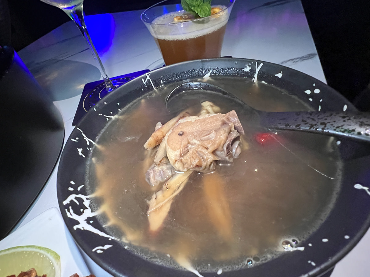 【希爾水煙酒吧】台中酒吧推薦,新世代網美餐酒館,九款創意特調訴盡人生百態,嘴饞必點下酒菜,台中聚會餐廳首選 - 第23張圖