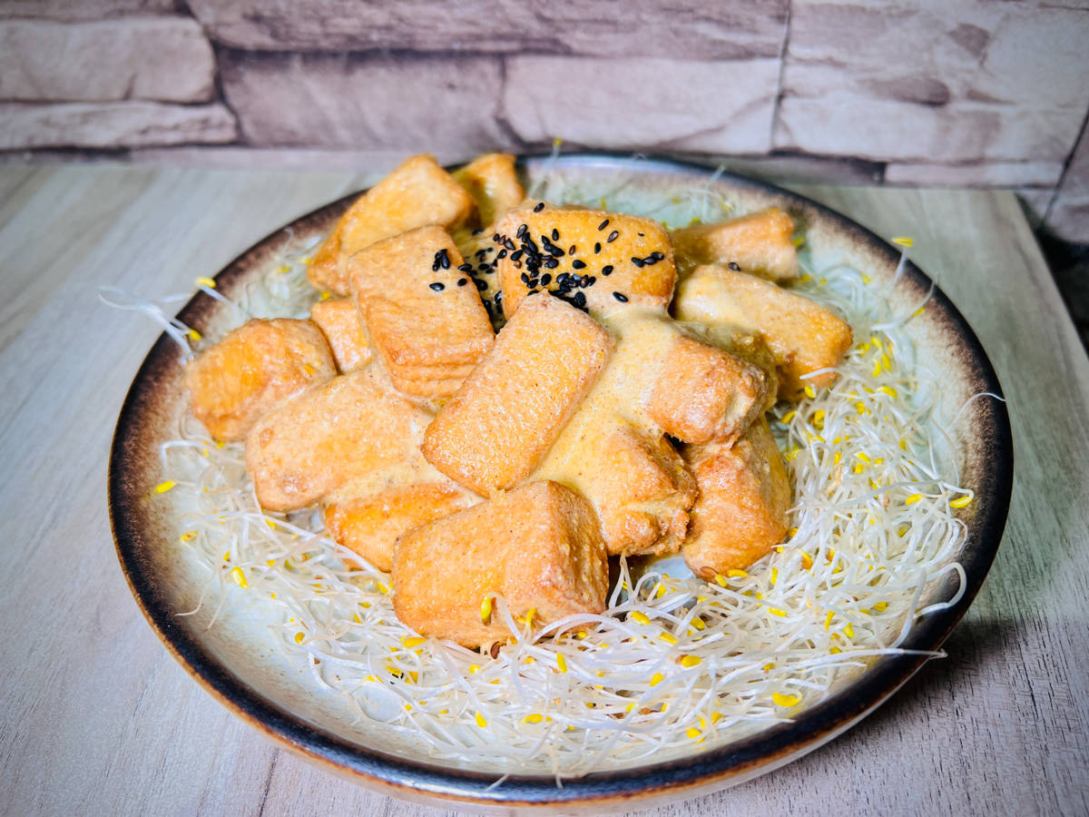 【粵焱港式料理】中和南勢角美食推薦,1個人也能吃的精緻港式料理,內用白飯無限續加!中和人氣必吃宵夜 - 第15張圖
