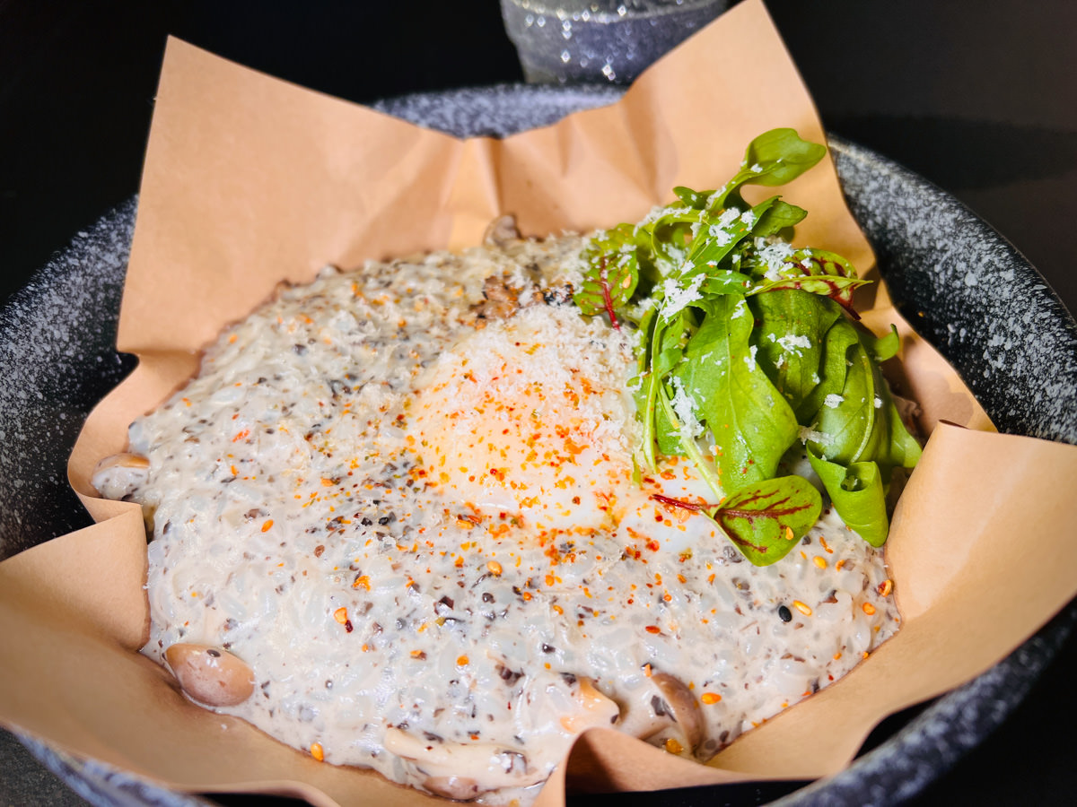 【鷹house Bistro】台北忠孝復興餐酒館推薦,千萬裝潢沉浸式網美餐酒館,精緻美食調酒饗宴,再玩高爾夫模擬器! - 第49張圖