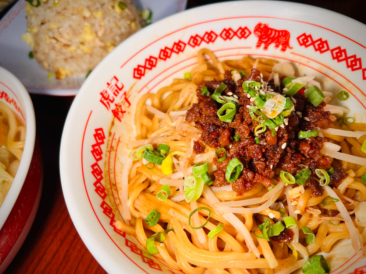 【虎記餃子】台北世貿美食推薦,網路熱搜脆皮煎餃!信義區必吃平價中華料理,線上外送訂餐主食50元起! - 第45張圖