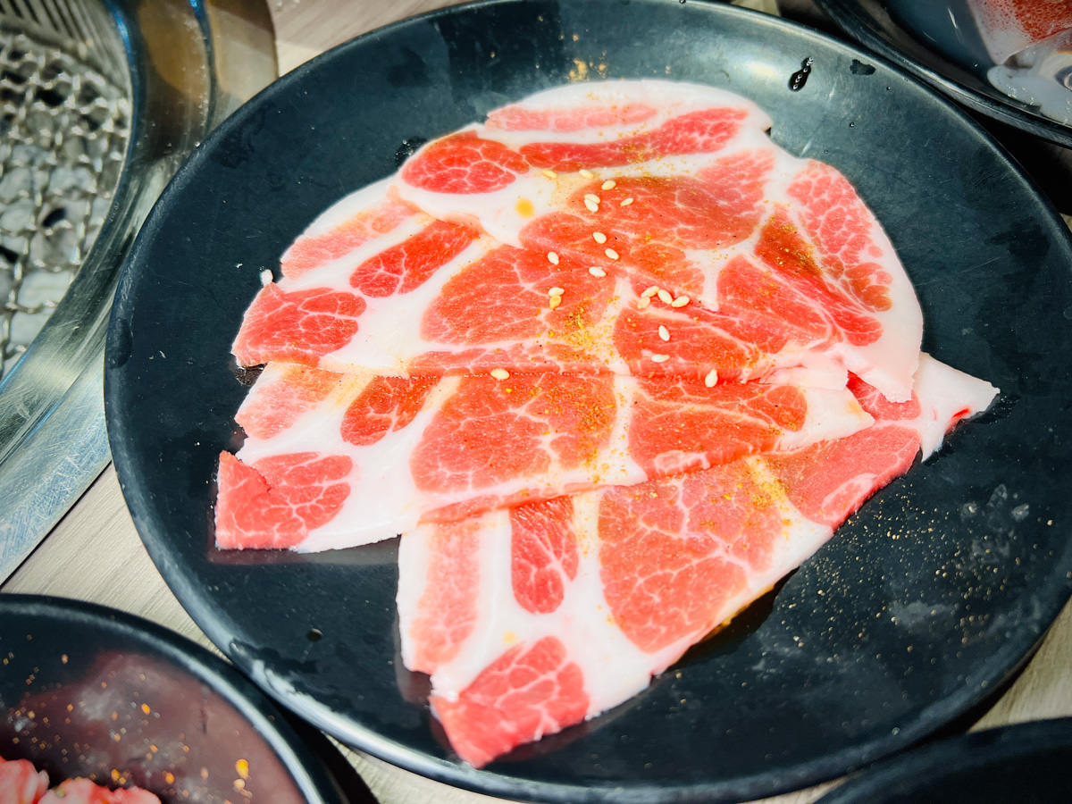 【羊角 炭火燒肉】台中燒肉美食吃到飽推薦,火烤兩吃869元起,新鮮嚴選食材奢華饗宴,台中聚會餐廳首選! - 第35張圖
