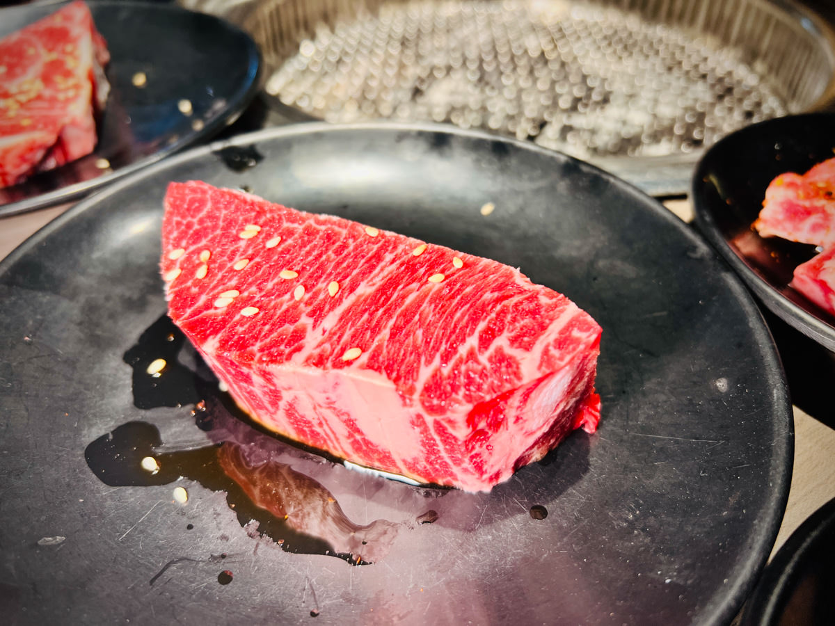 【羊角 炭火燒肉】台中燒肉美食吃到飽推薦,火烤兩吃869元起,新鮮嚴選食材奢華饗宴,台中聚會餐廳首選! - 第26張圖