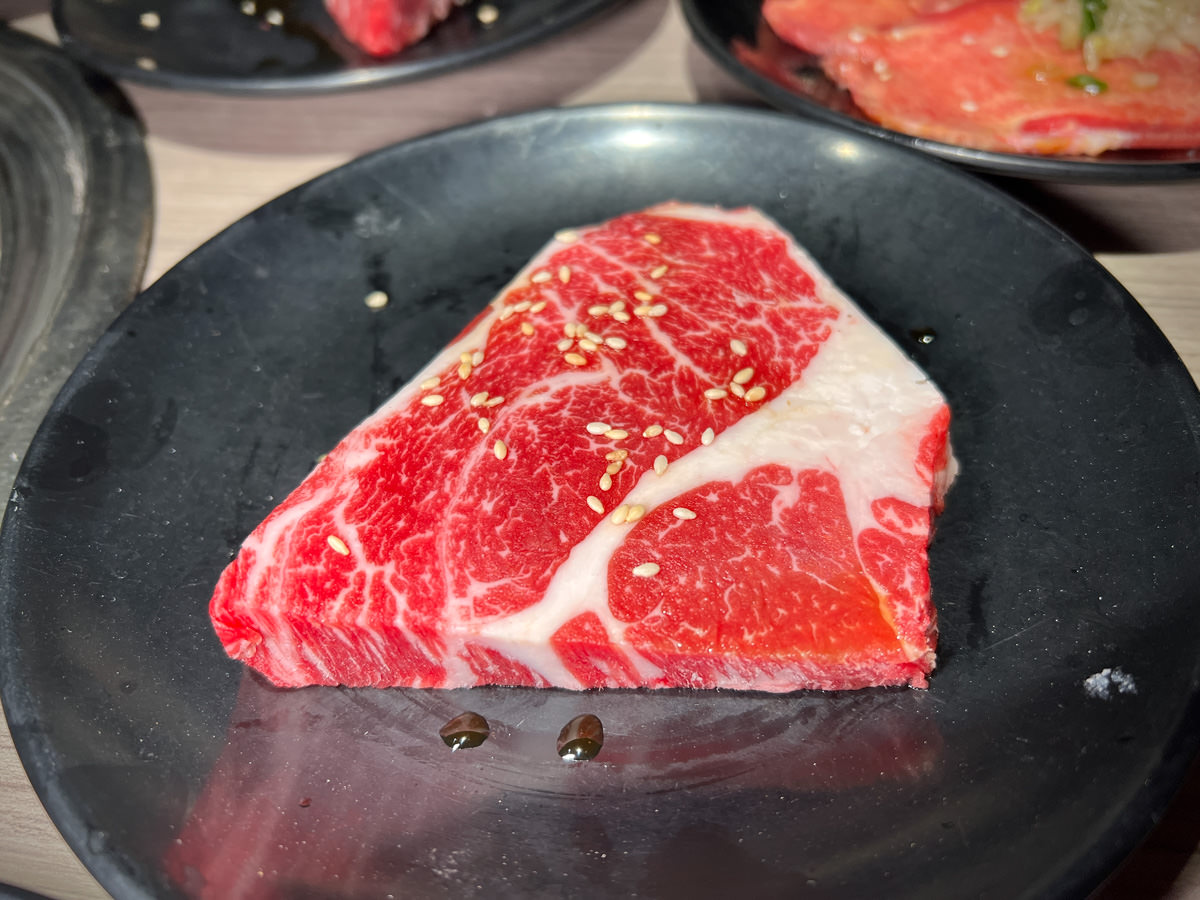 【羊角 炭火燒肉】台中燒肉美食吃到飽推薦,火烤兩吃869元起,新鮮嚴選食材奢華饗宴,台中聚會餐廳首選! - 第27張圖