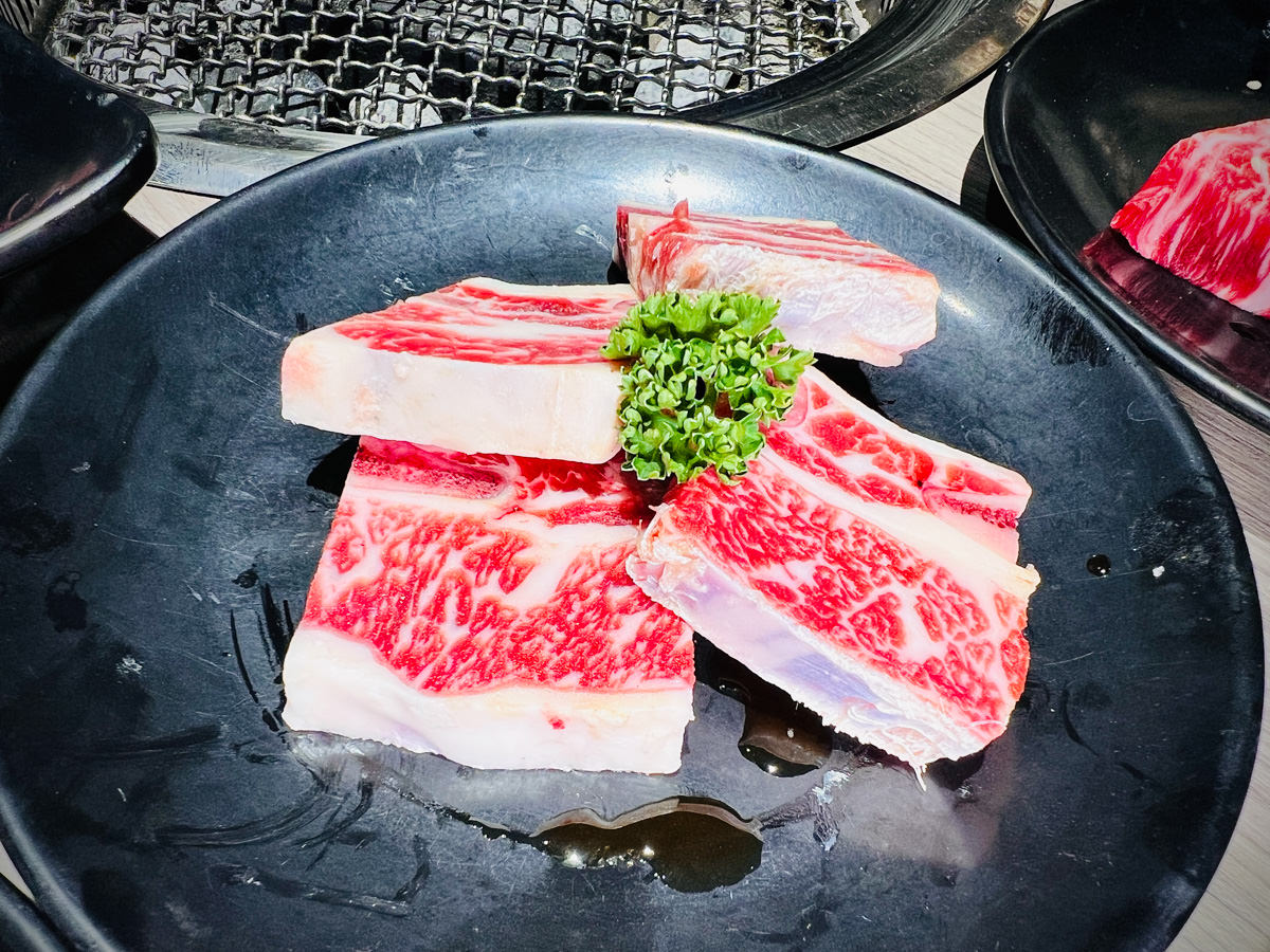 【羊角 炭火燒肉】台中燒肉美食吃到飽推薦,火烤兩吃869元起,新鮮嚴選食材奢華饗宴,台中聚會餐廳首選! - 第30張圖