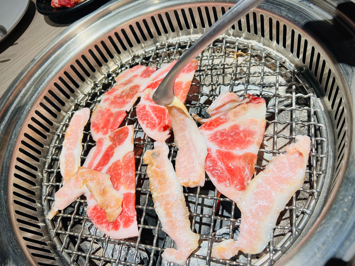 【羊角 炭火燒肉】台中燒肉美食吃到飽推薦,火烤兩吃869元起,新鮮嚴選食材奢華饗宴,台中聚會餐廳首選! - 第23張圖