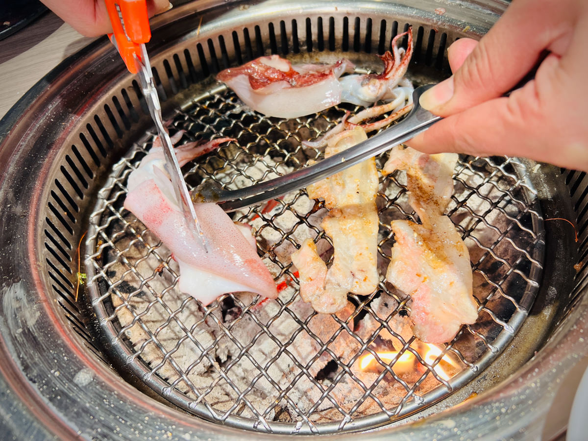 【羊角 炭火燒肉】台中燒肉美食吃到飽推薦,火烤兩吃869元起,新鮮嚴選食材奢華饗宴,台中聚會餐廳首選! - 第25張圖