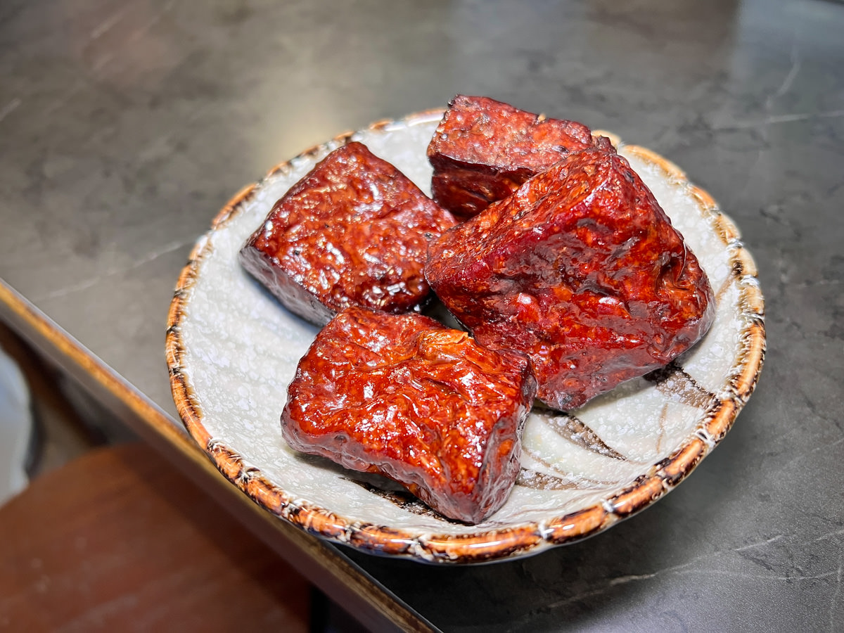 【吾時•食】新北板橋牛肉麵推薦,板橋網路熱搜巷弄排隊美食,記憶中的純淨原味,來板橋必吃的牛肉麵! - 第21張圖