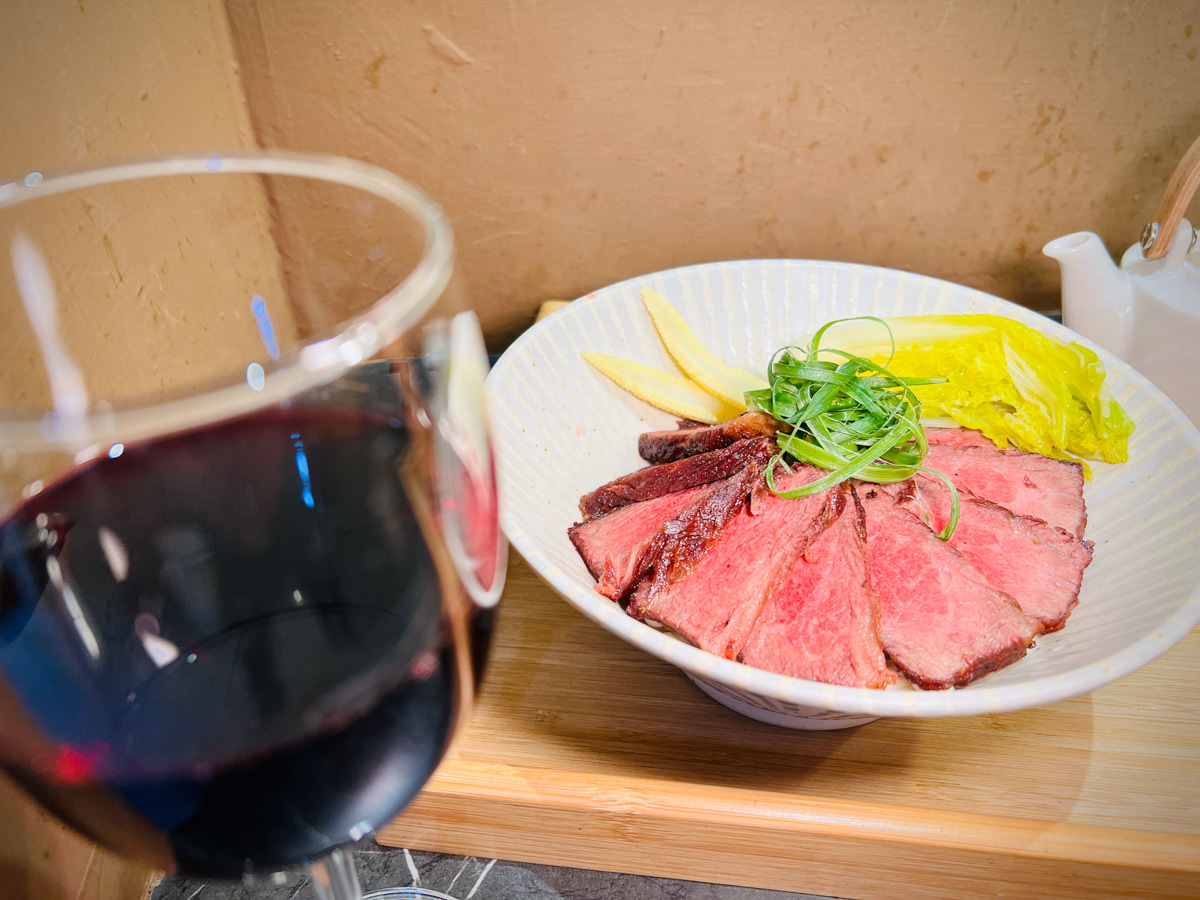 【吾時•食】新北板橋牛肉麵推薦,板橋網路熱搜巷弄排隊美食,記憶中的純淨原味,來板橋必吃的牛肉麵! - 第18張圖
