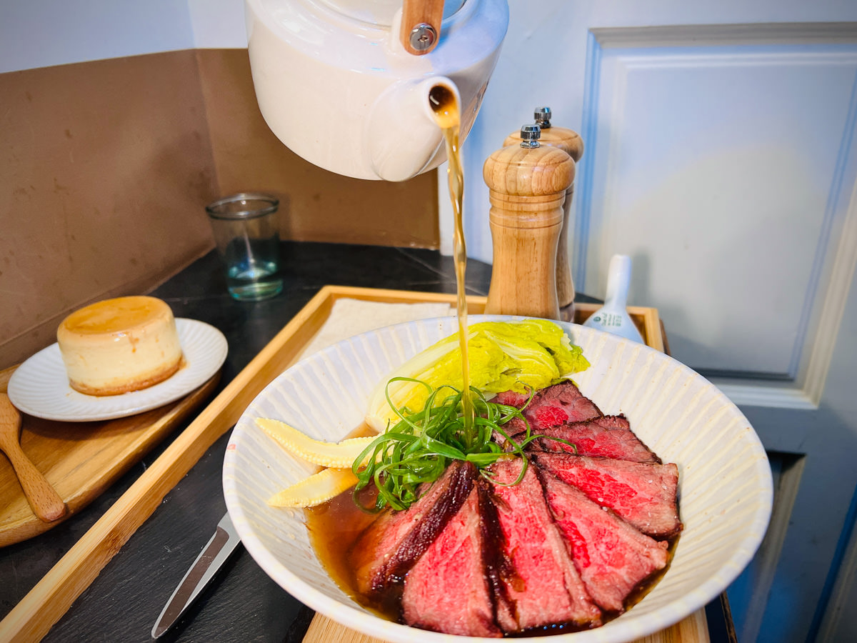 【吾時•食】新北板橋牛肉麵推薦,板橋網路熱搜巷弄排隊美食,記憶中的純淨原味,來板橋必吃的牛肉麵! - 第20張圖
