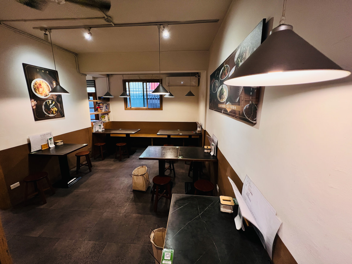 【吾時•食】新北板橋牛肉麵推薦,板橋網路熱搜巷弄排隊美食,記憶中的純淨原味,來板橋必吃的牛肉麵! - 第2張圖