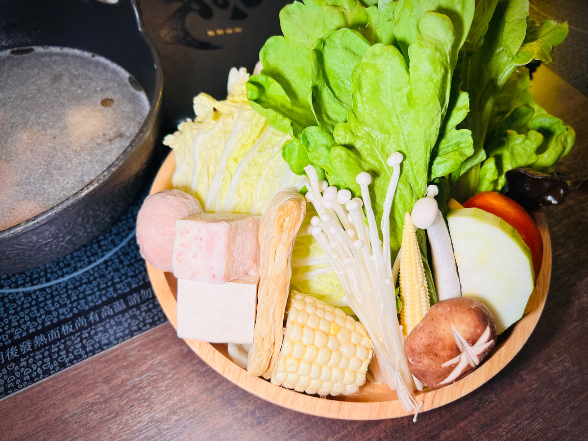 【滾滾風居】新竹火鍋美食推薦,竹北必吃人氣鍋物,超划算推薦必點套餐!老饕最愛季節活體海鮮! - 第41張圖