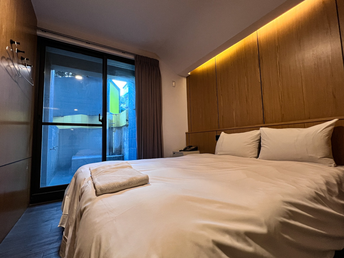【逢甲25行館】台中逢甲住宿推薦,號稱台中西屯區最平價商旅,每房設有獨立陽台! - 第10張圖