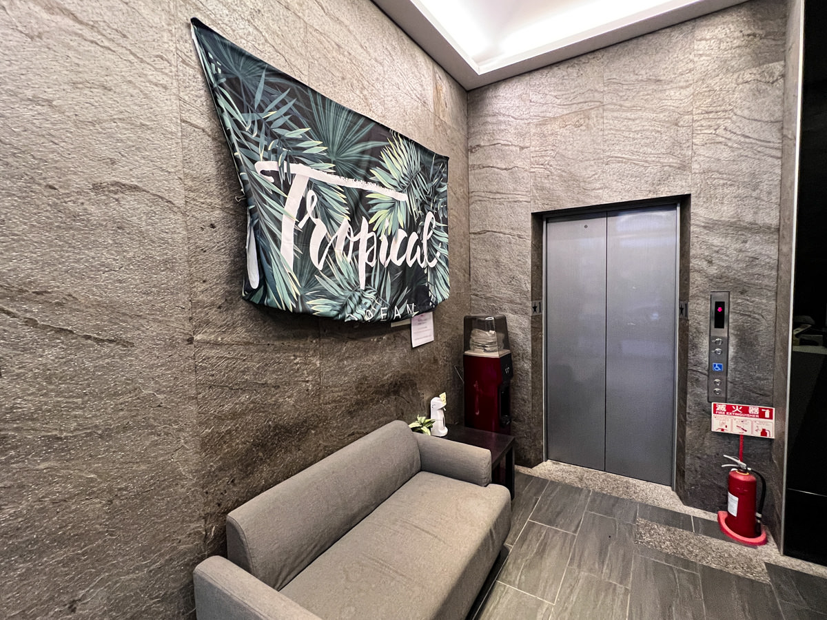 【逢甲25行館】台中逢甲住宿推薦,號稱台中西屯區最平價商旅,每房設有獨立陽台! - 第5張圖