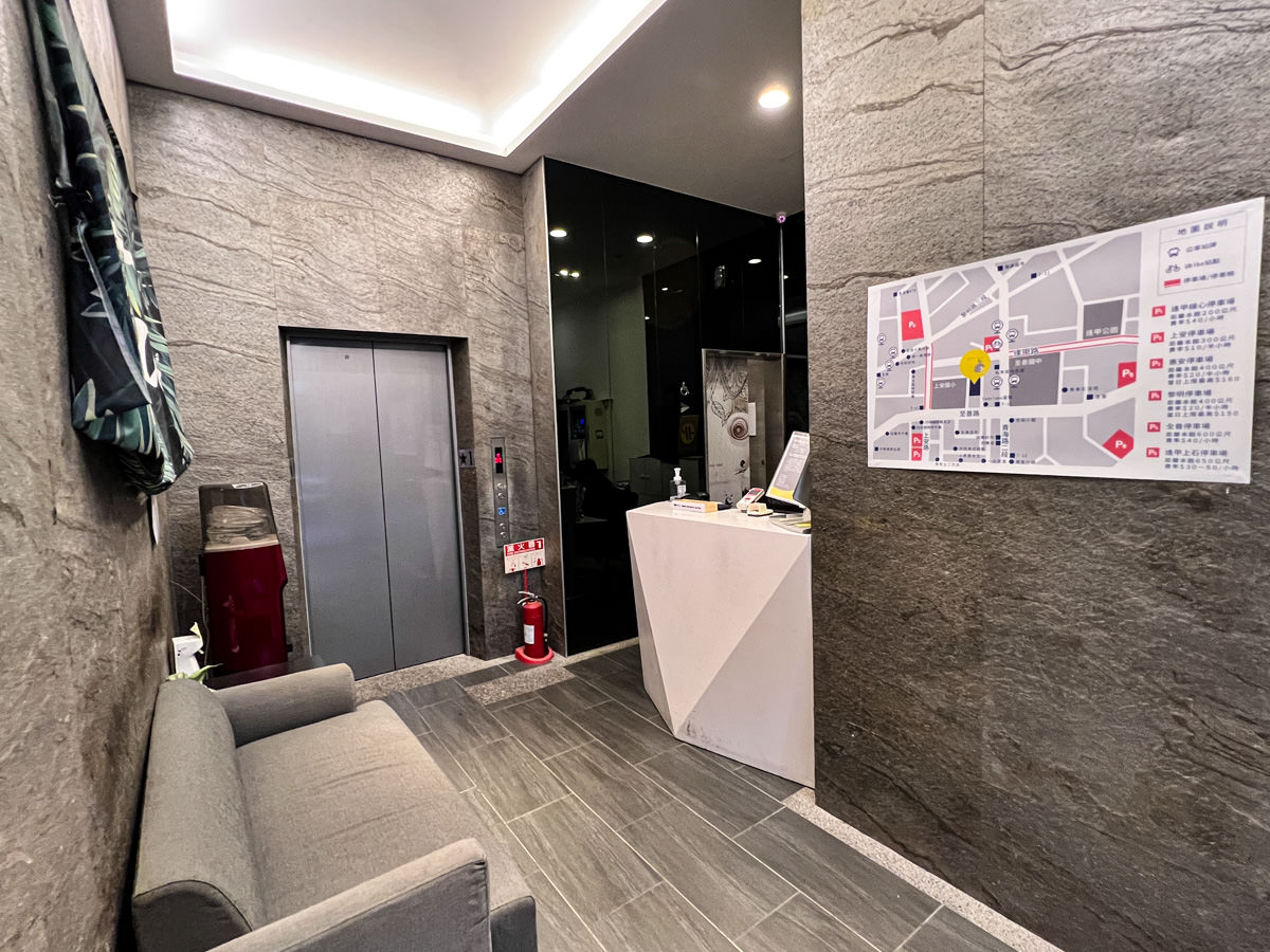 【逢甲25行館】台中逢甲住宿推薦,號稱台中西屯區最平價商旅,每房設有獨立陽台! - 第4張圖