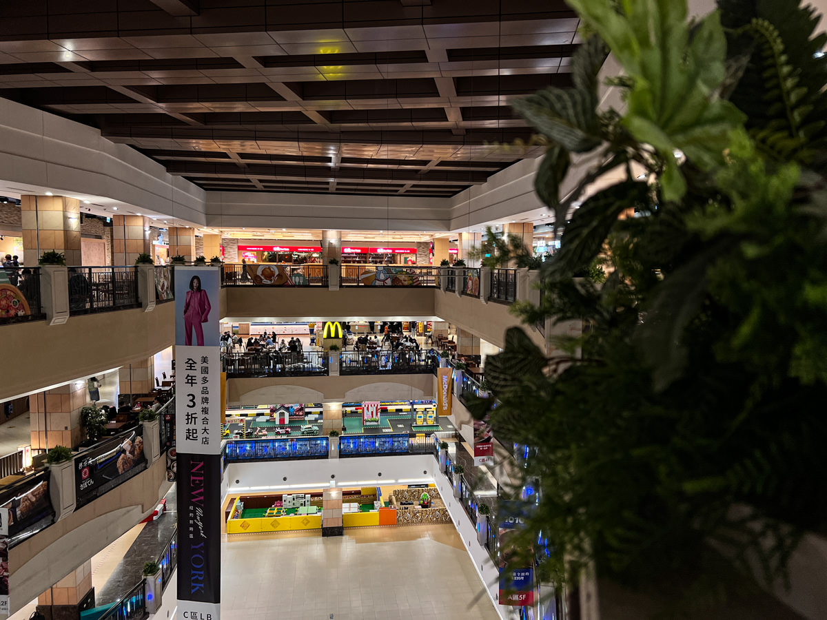 【義大世界購物廣場】全國首創品牌直營OutletMall,超過700個品牌進駐,高雄人氣網美打卡景點推薦! - 第17張圖