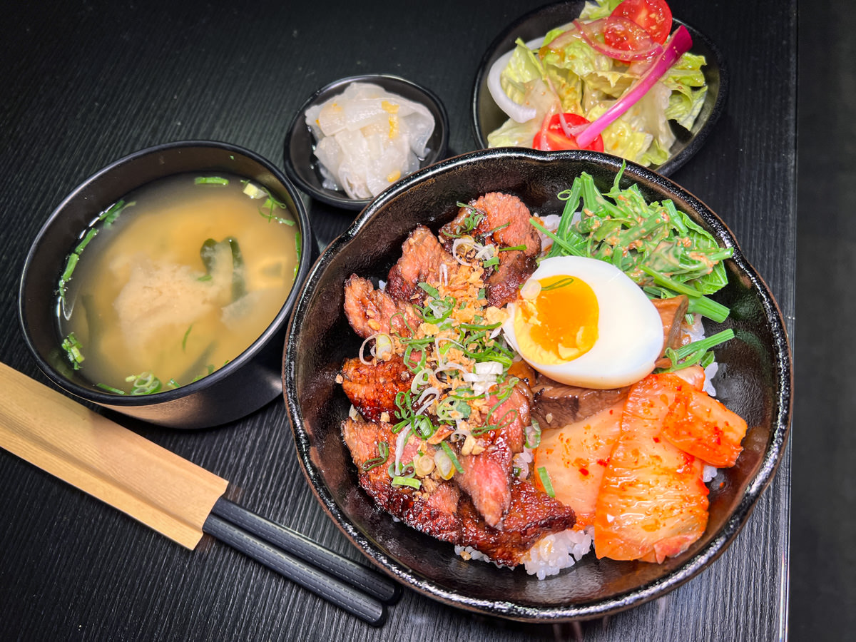 【一号基地】台北慶城街美食推薦,人氣熱銷商業午餐190元起!日式料理升級套餐物超所值,松山區日式居酒屋首選! - 第19張圖