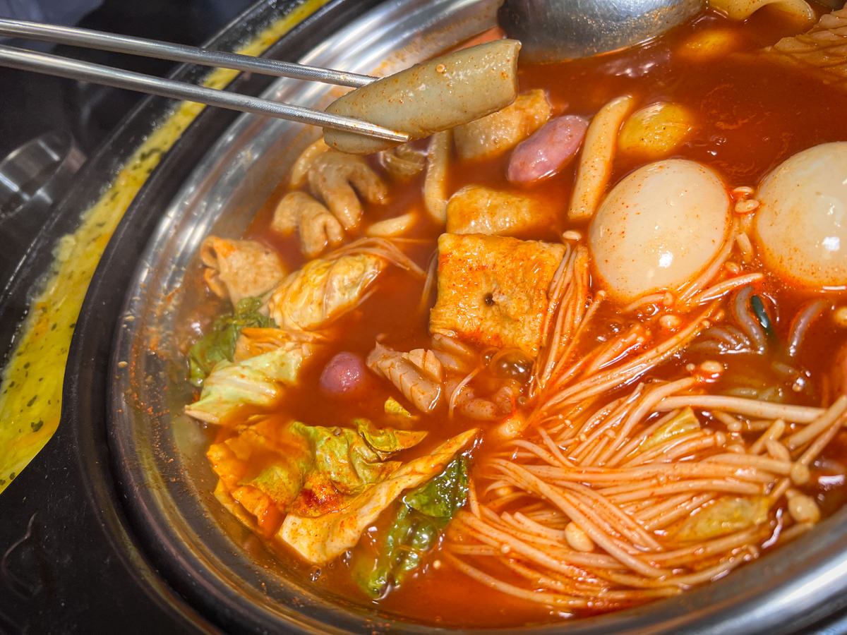 【兩餐韓國年糕火鍋】板橋新埔火鍋吃到飽349元起,任選超豐富食材,出示學生證享優惠,不定期推出新餐點! - 第41張圖