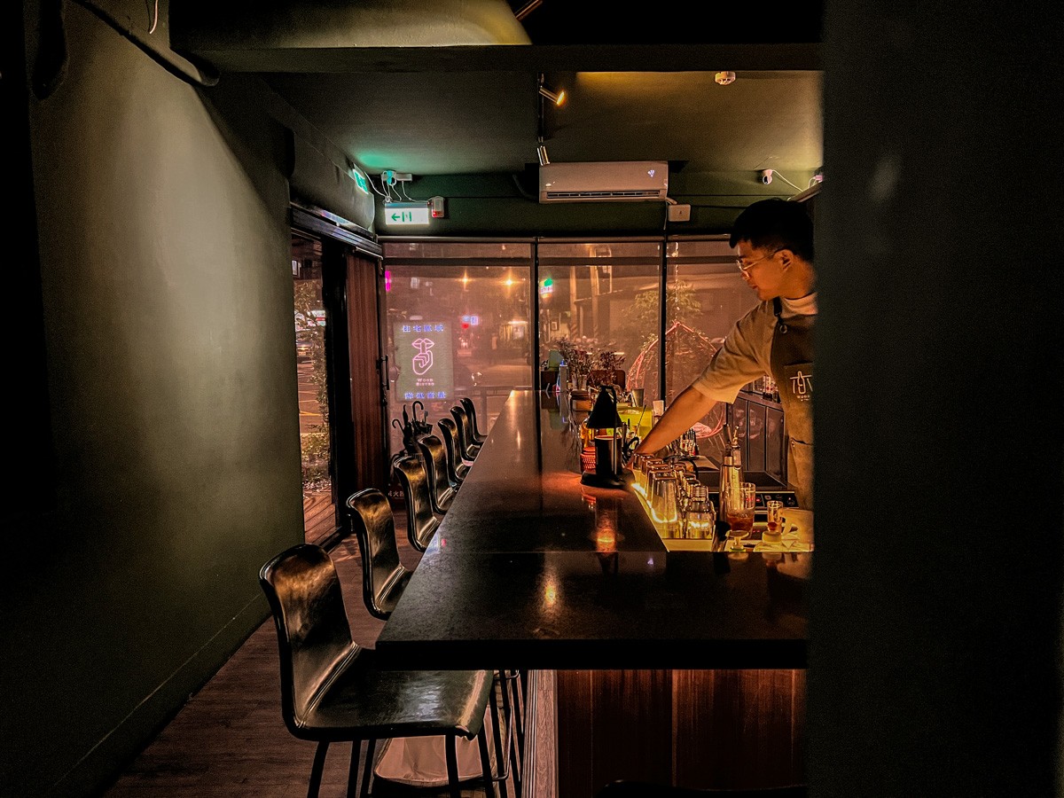【木餐酒館 Wood Bistro】板橋新埔餐酒館推薦,創意料理與特色調酒的美食饗宴,板橋在地最溫馨的聚會餐廳! - 第8張圖