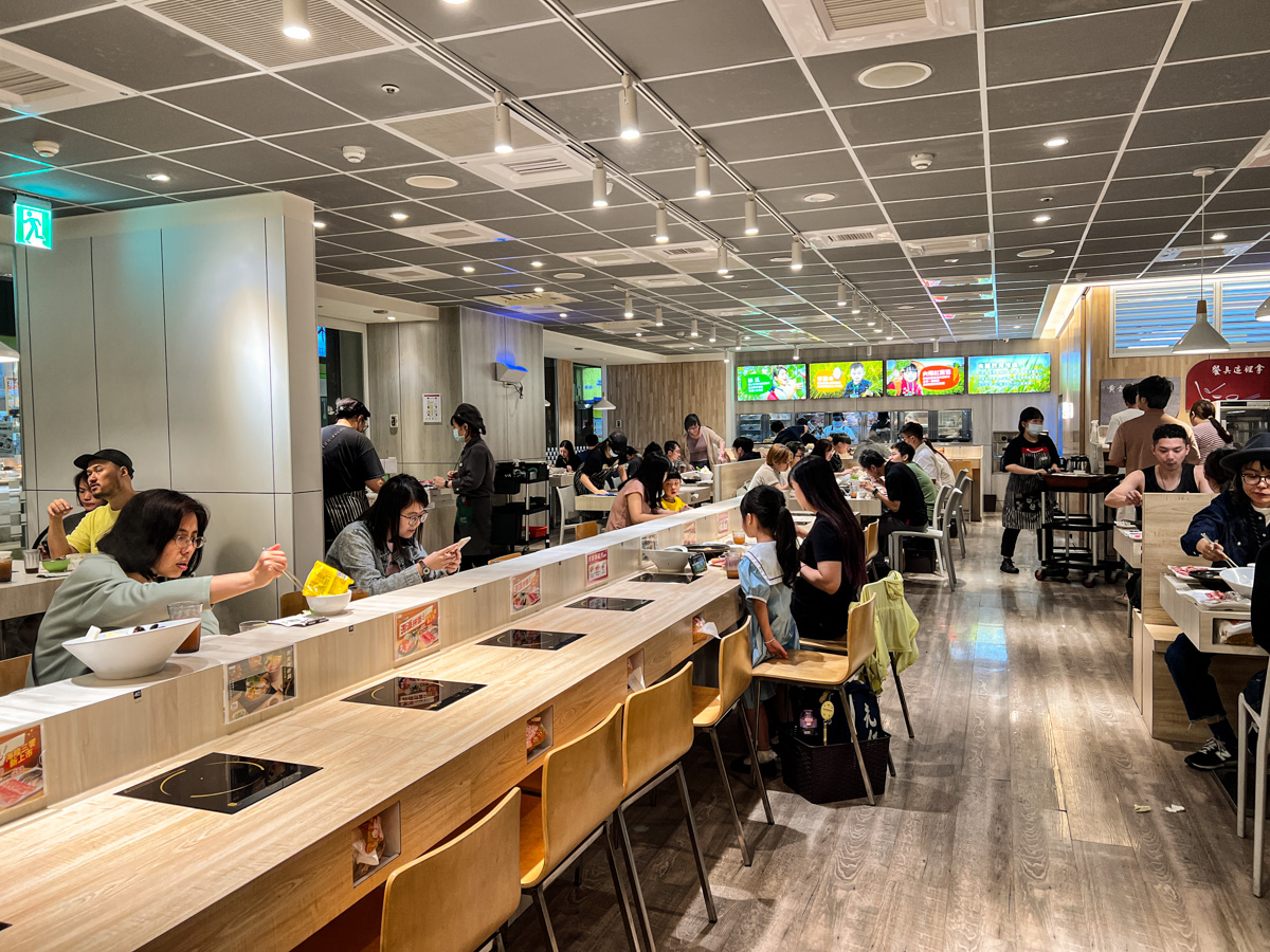 【狂一鍋】網路票選10大必吃台式火鍋!全台門市破1萬則Google評論平均4.7星,平日中午每日宵夜299元起搭配自助菜盤DIY - 第50張圖