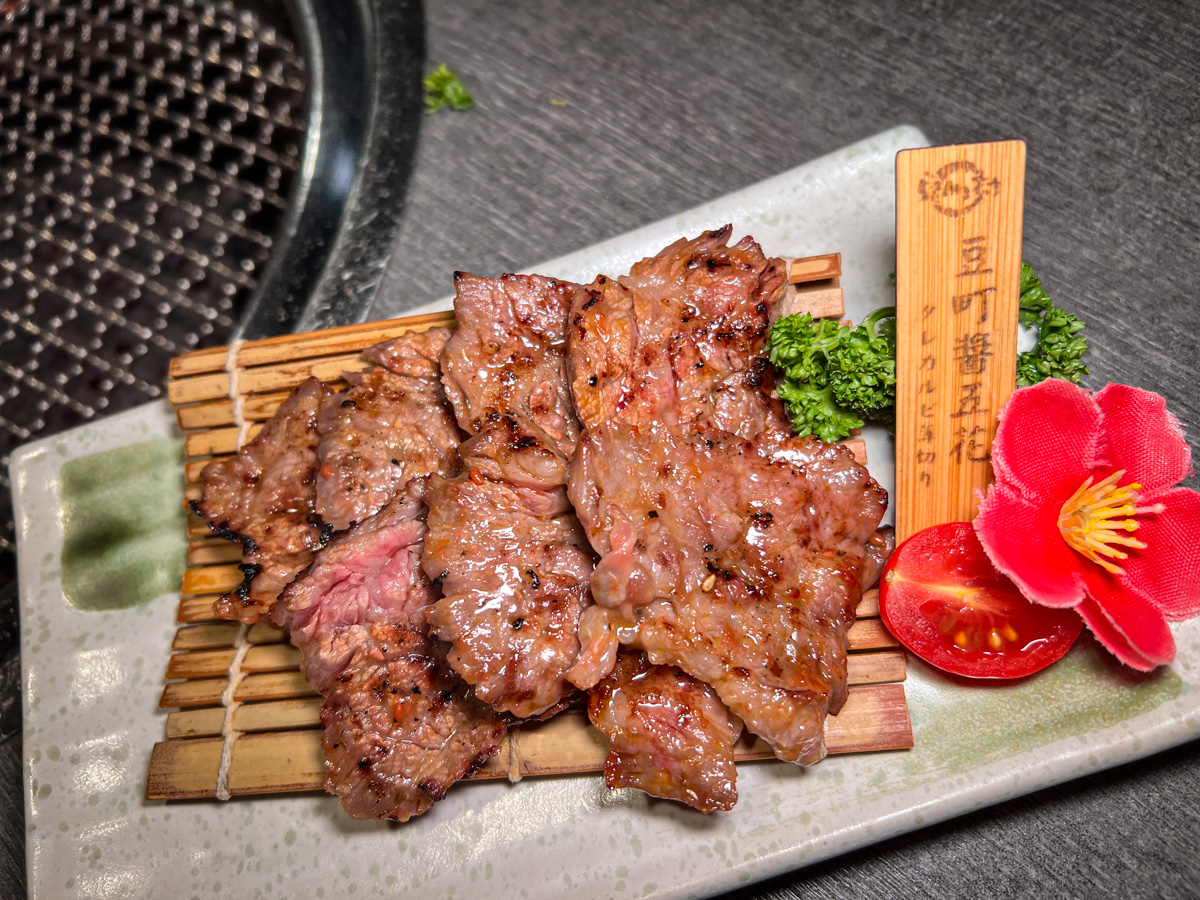 【豆町村燒肉】台北人氣燒肉美食推薦,專人代烤的極致美味饗宴,嚴選新鮮頂級食材,完整體現日本職人精神! - 第50張圖