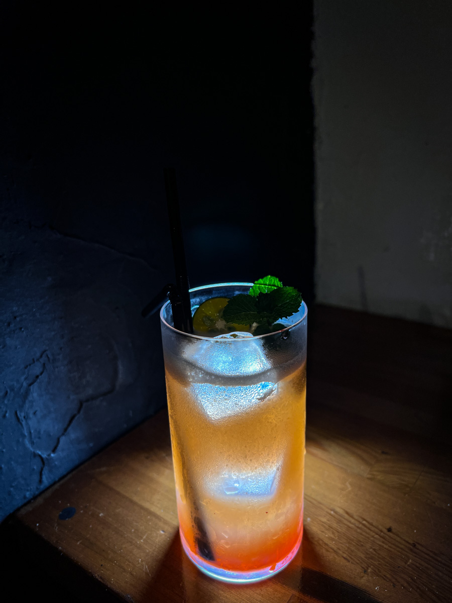 【路易奇洗衣公司 Luigi】台北信義安和餐酒館推薦,夜裡的罪惡美食!異國料理與特色調酒的美味饗宴,台北最特別的聚會餐廳! - 第49張圖