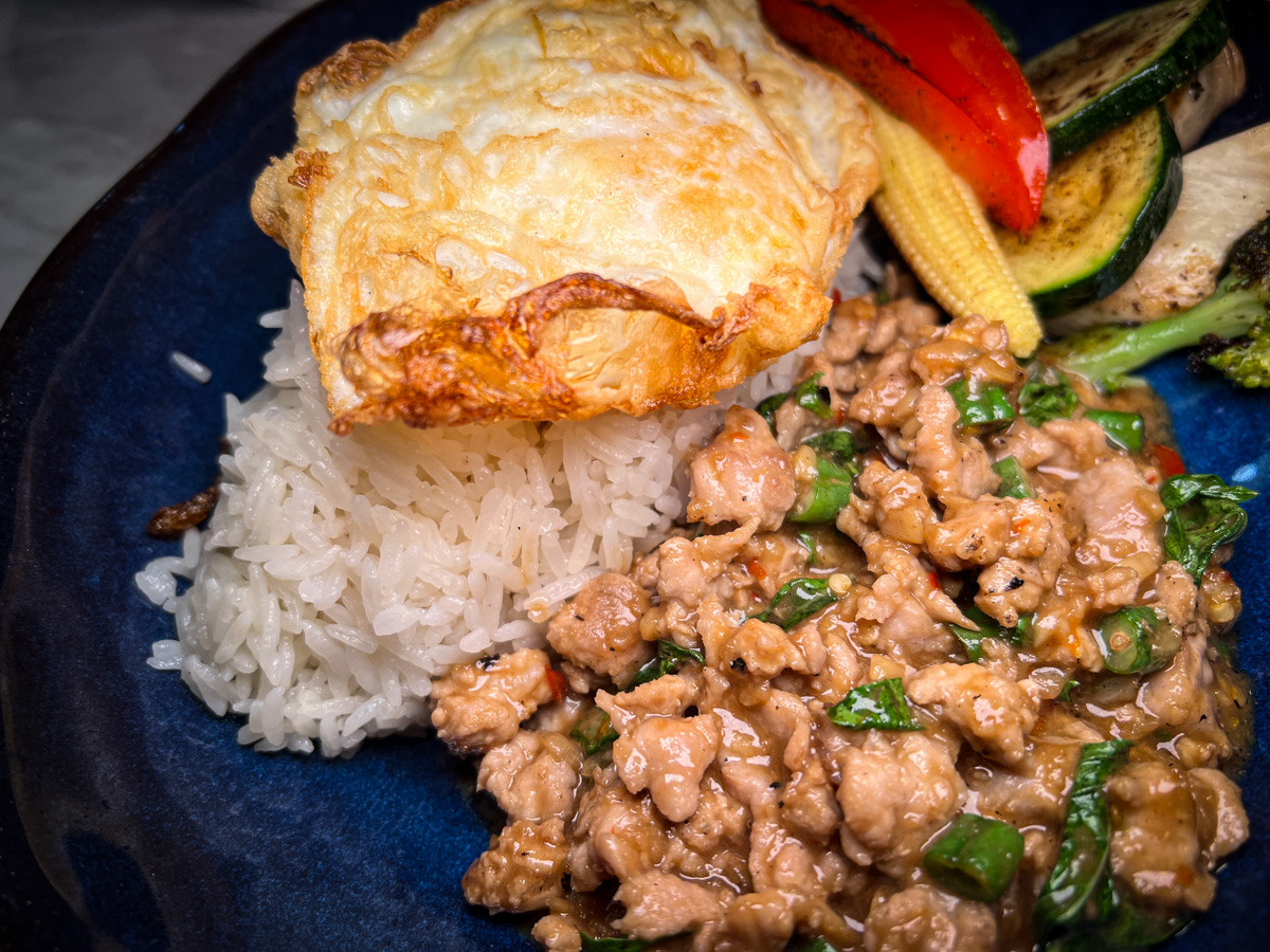 【搞搞泰式定食】台南中西區必吃美食推薦,真功夫的泰式料理,打拋豬肉飯一吃就圈粉,竟然有比50元大的蛤蠣! - 第11張圖