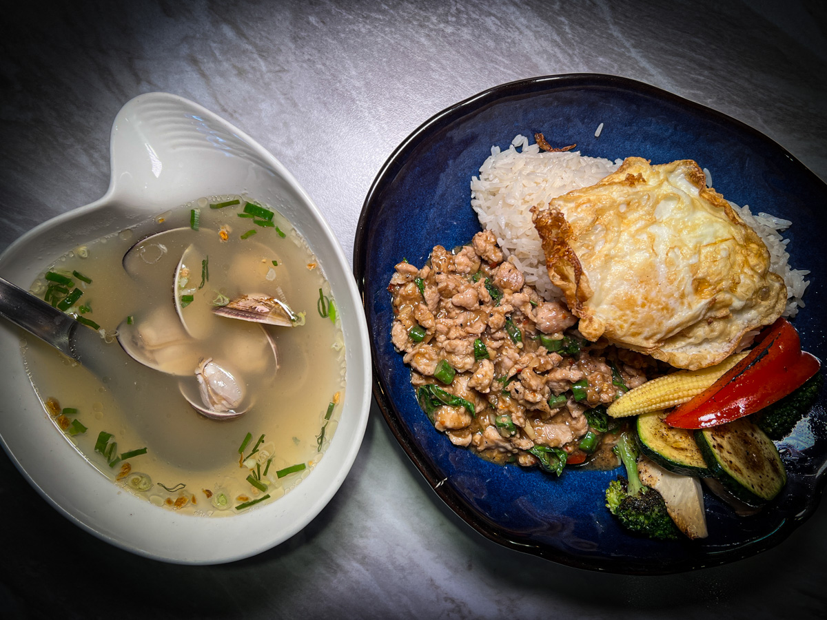 【搞搞泰式定食】台南中西區必吃美食推薦,真功夫的泰式料理,打拋豬肉飯一吃就圈粉,竟然有比50元大的蛤蠣! - 第8張圖