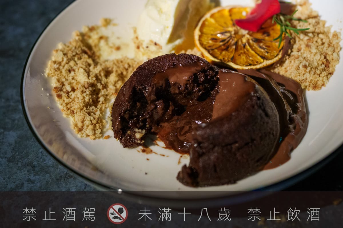 【無心戒酒互助會-同溫層俱樂部】台北西門最熱門餐酒館推薦,特色必點Bucket桶調酒、同溫層特調,西門包場聚會餐廳首選! - 第59張圖