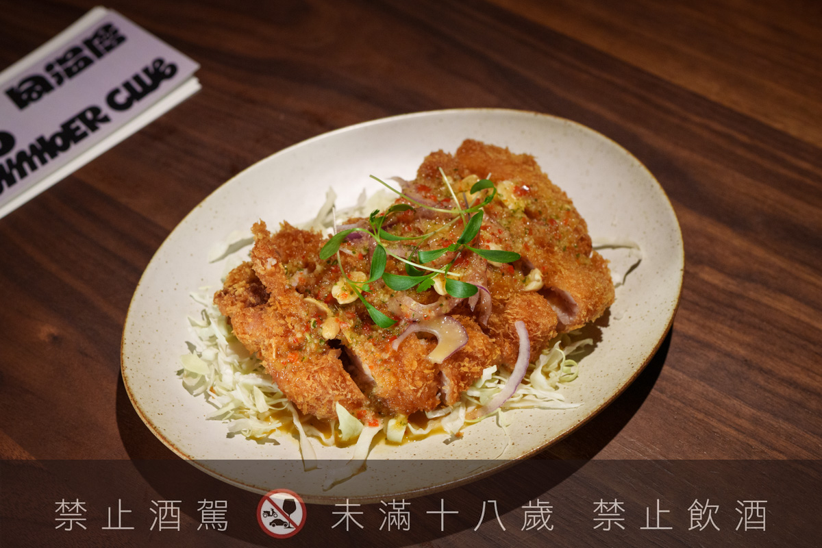 【無心戒酒互助會-同溫層俱樂部】台北西門最熱門餐酒館推薦，特色必點Bucket桶調酒、同溫層特調，西門包場聚會餐廳首選！