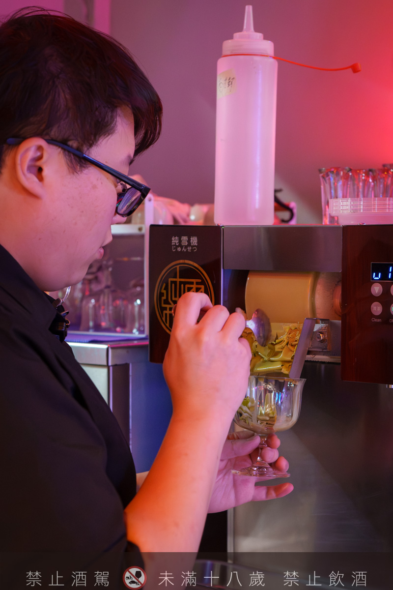 【無心戒酒互助會-同溫層俱樂部】台北西門最熱門餐酒館推薦，特色必點Bucket桶調酒、同溫層特調，西門包場聚會餐廳首選！