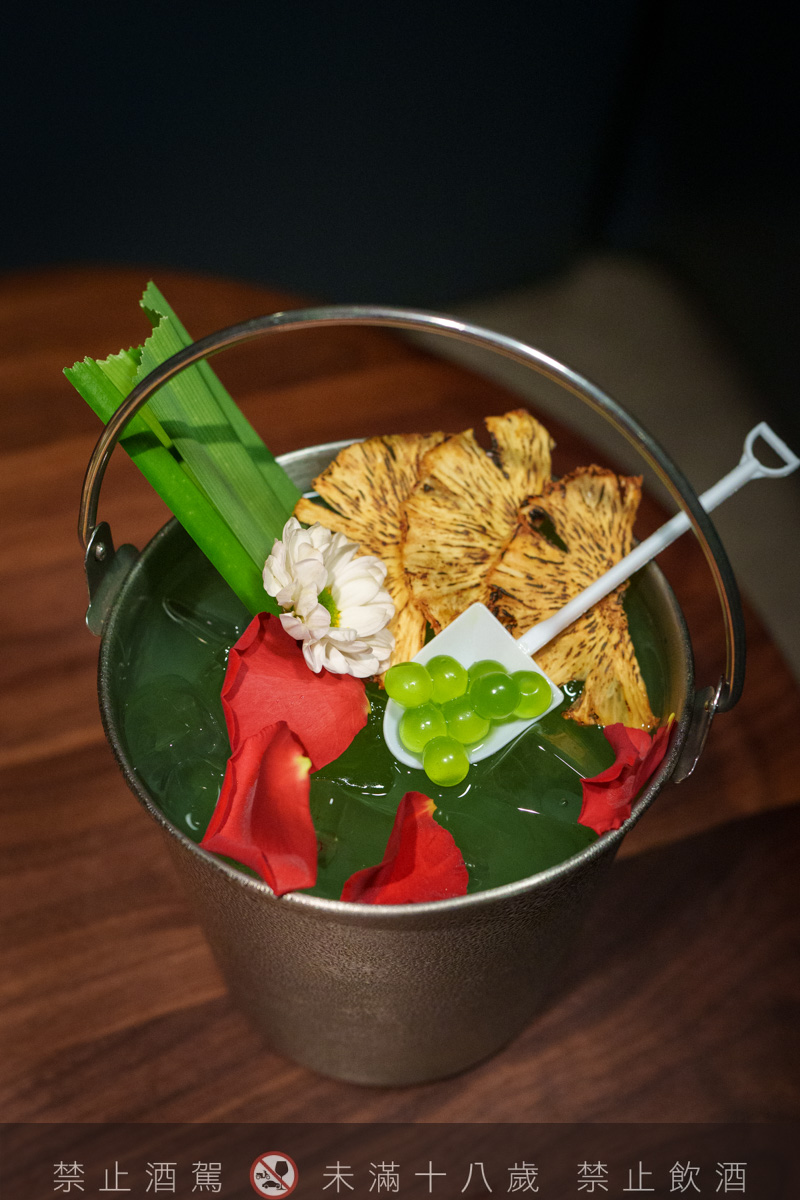 【無心戒酒互助會-同溫層俱樂部】台北西門最熱門餐酒館推薦，特色必點Bucket桶調酒、同溫層特調，西門包場聚會餐廳首選！