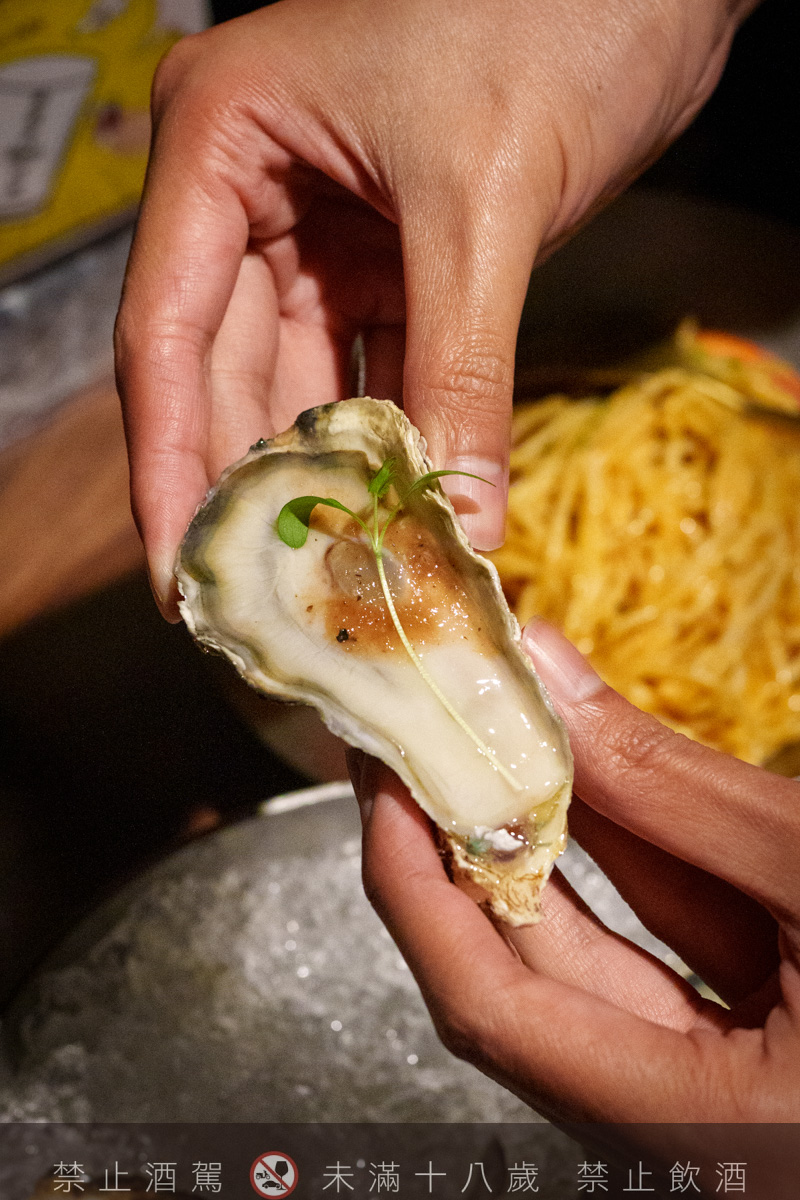 【無心戒酒互助會-同溫層俱樂部】台北西門最熱門餐酒館推薦，特色必點Bucket桶調酒、同溫層特調，西門包場聚會餐廳首選！