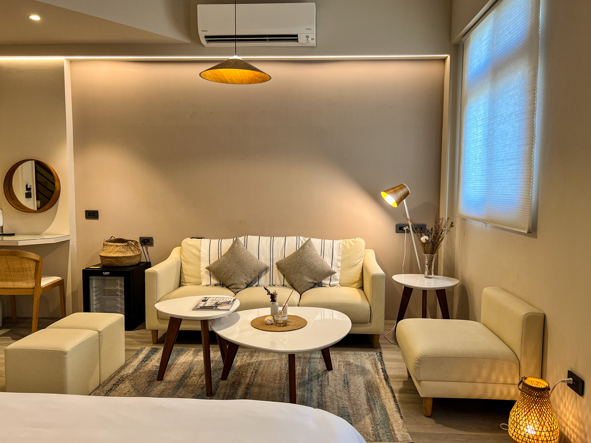 【Coming Home Apartment】宜蘭民宿推薦,結合住宿與酒吧的夢幻渡假民宿!趨近完美的質感設計裝潢,喝完酒直接上樓睡覺好幸福! - 第8張圖