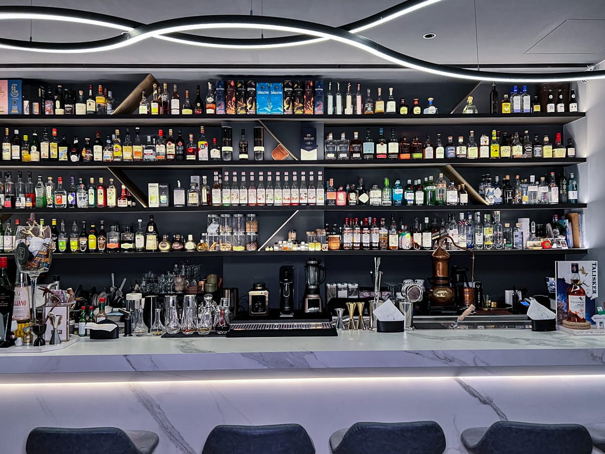 【Coming Home Bar】宜蘭網美酒吧推薦,打造宜蘭最Chill的喝酒聚會新地標,特色調酒如藝術般創作,人氣提拉米蘇限量供應! - 第6張圖