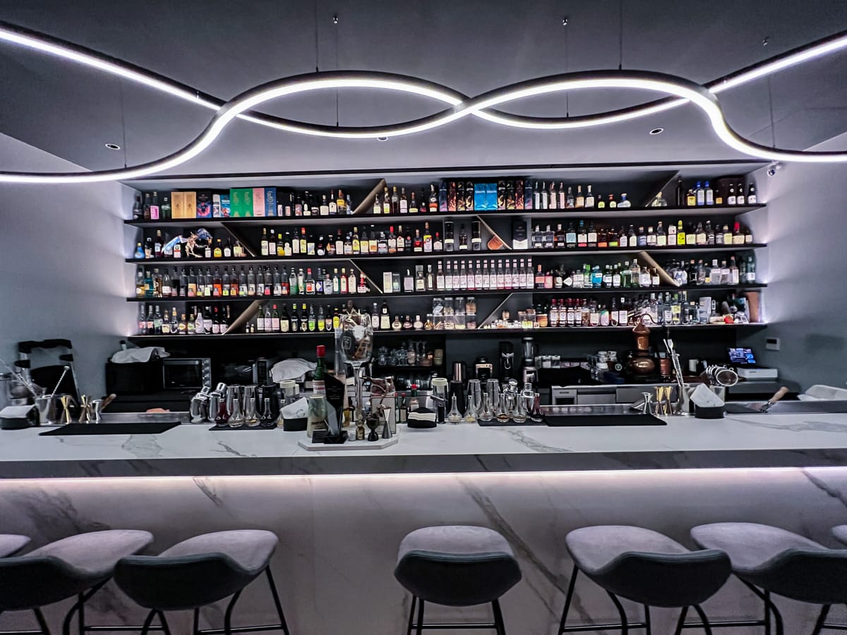 【Coming Home Bar】宜蘭網美酒吧推薦,打造宜蘭最Chill的喝酒聚會新地標,特色調酒如藝術般創作,人氣提拉米蘇限量供應! - 第3張圖