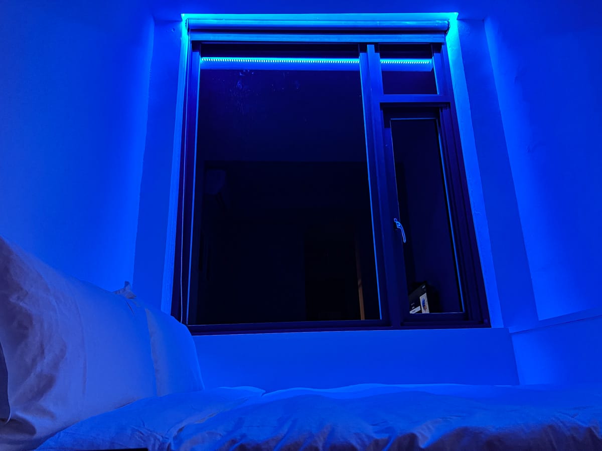 【M Bar House】九份唯一酒吧民宿推薦,在床上欣賞藍天白雲的夢幻奢侈待遇,復古懷舊工地風格的質感裝潢,出門上樓直接到酒吧! - 第22張圖
